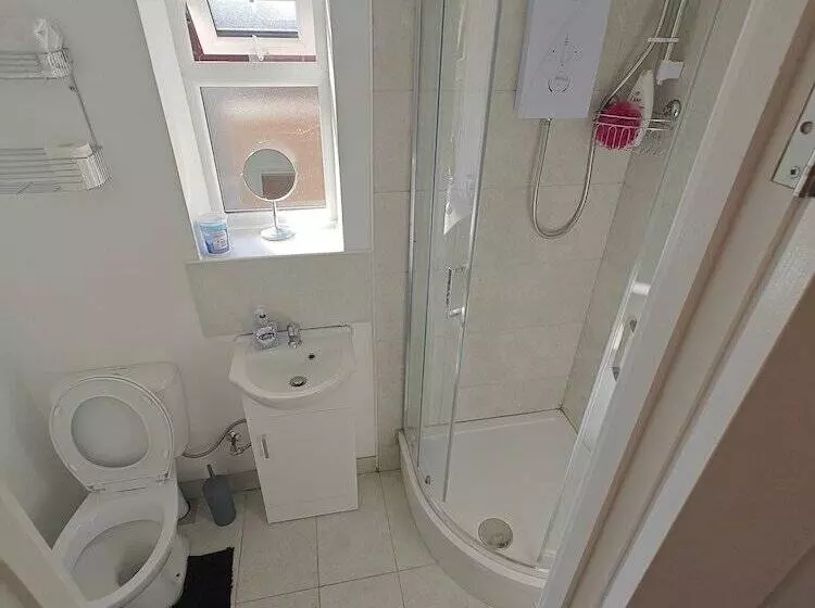 レジデンス 4 Bed House In Southampton Ideal For Contractors