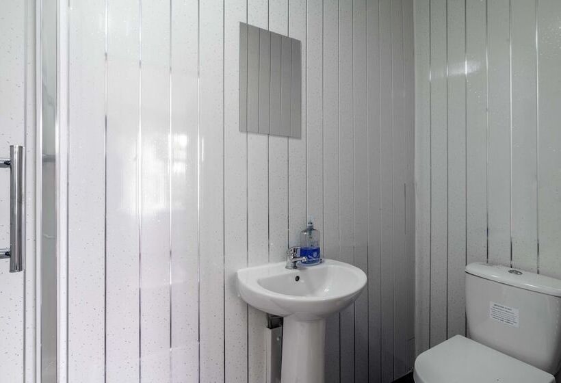 Residens Lovely 13 Bed House In Coventry