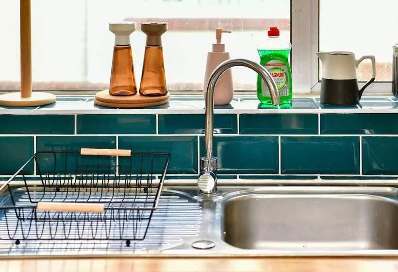 اقامتگاه Stunning 3 Bed House In Cardiff With Free Parking!