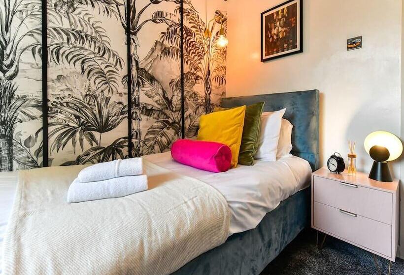 레지던스 Stunning 3 Bed House In Cardiff With Free Parking!