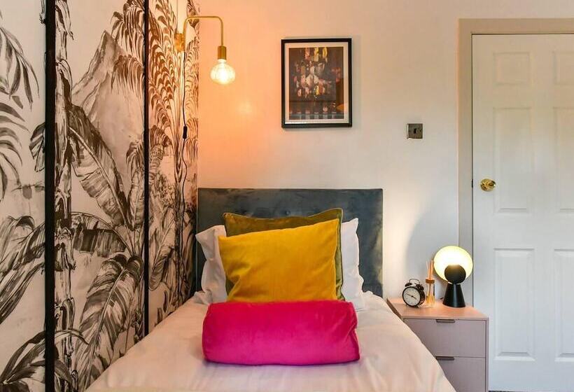 레지던스 Stunning 3 Bed House In Cardiff With Free Parking!