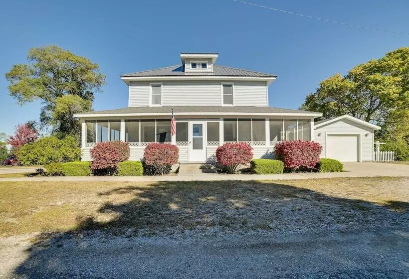 Dom Rodzinny Lakeview Getaway   Walk To Lake Huron