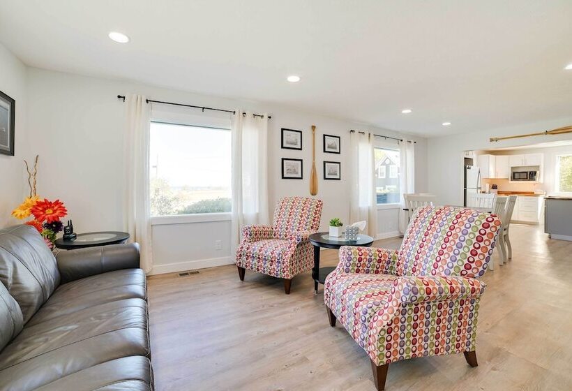 Dom Rodzinny Lakeview Getaway   Walk To Lake Huron