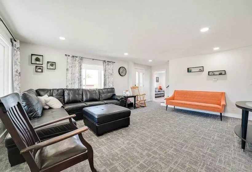 Dom Rodzinny Lakeview Getaway   Walk To Lake Huron