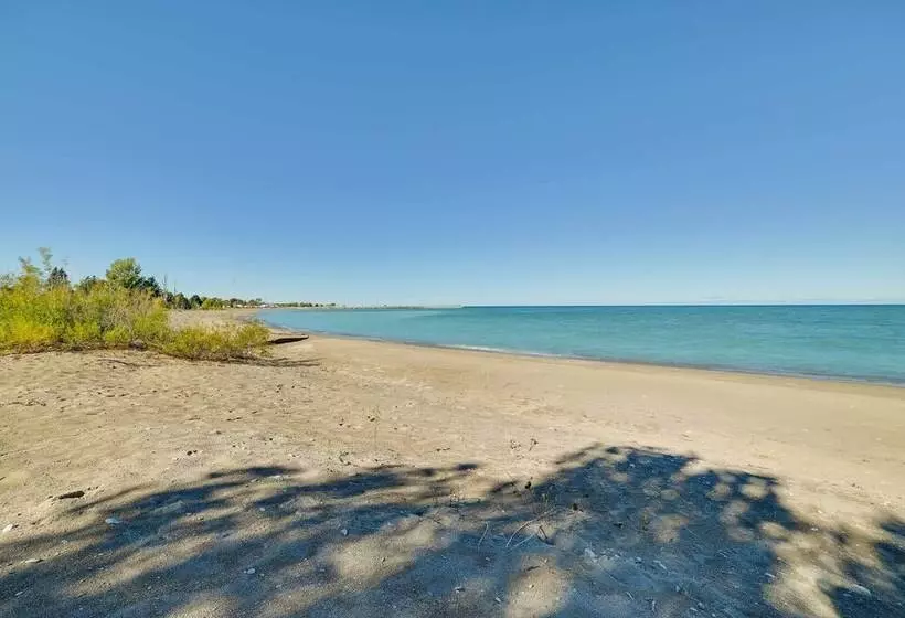 Dom Rodzinny Lakeview Getaway   Walk To Lake Huron