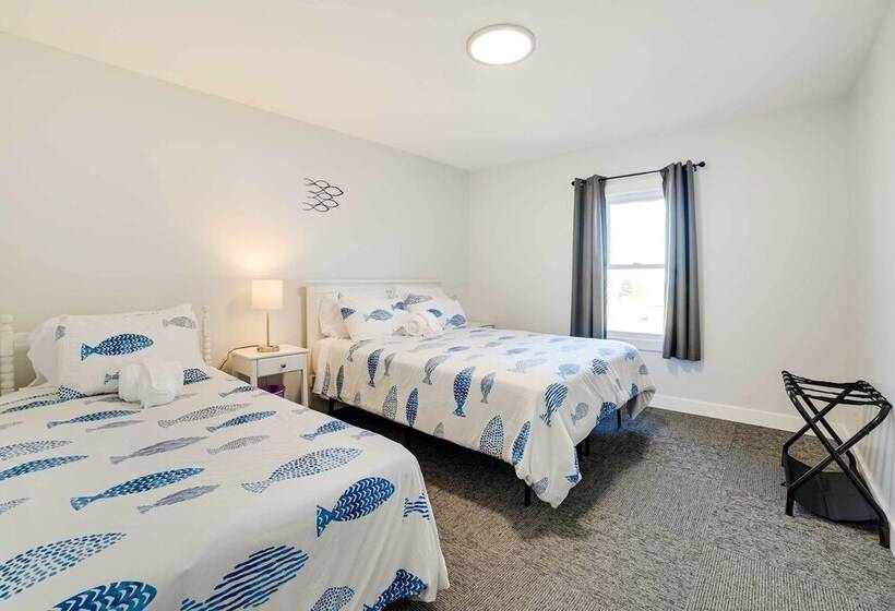 Dom Rodzinny Lakeview Getaway   Walk To Lake Huron