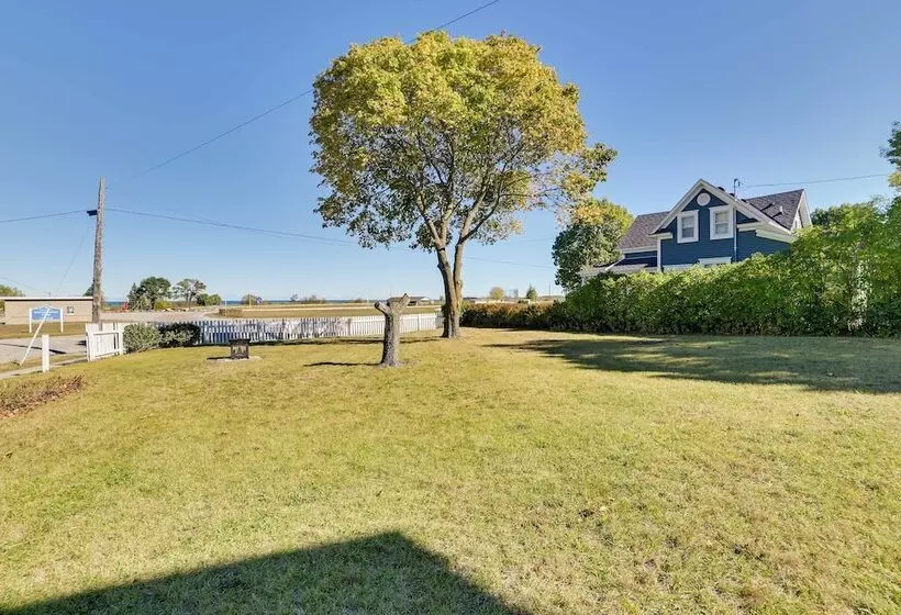 Dom Rodzinny Lakeview Getaway   Walk To Lake Huron