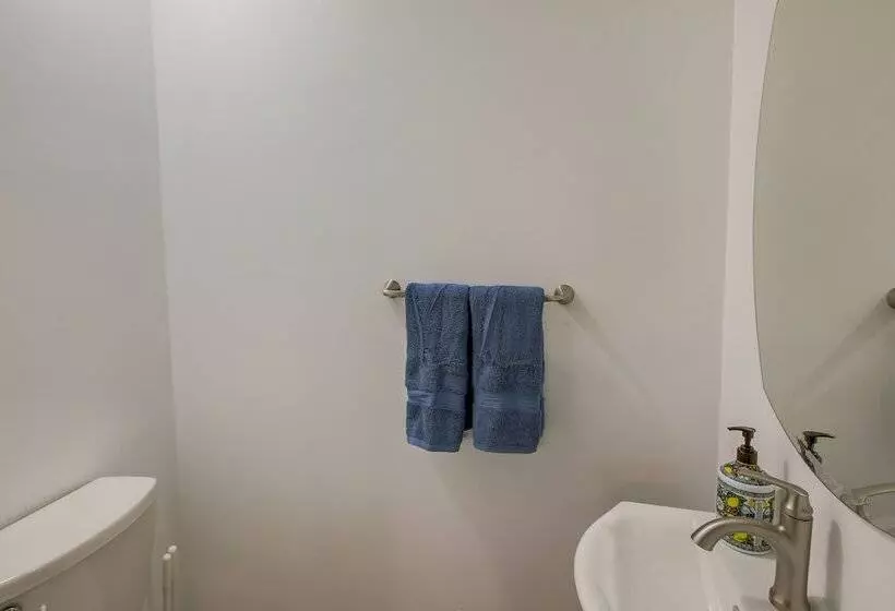 Rustic Whitwell Home W/ Grill, Near State Parks!