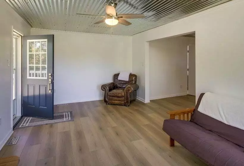 Rustic Whitwell Home W/ Grill, Near State Parks!