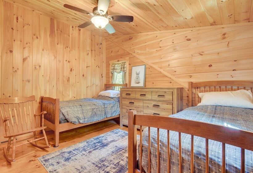 Scenic Franconia Cabin ~ 6 Mi To Cannon Mountain!