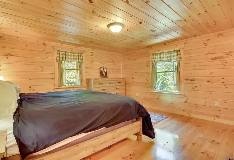 Scenic Franconia Cabin ~ 6 Mi To Cannon Mountain!