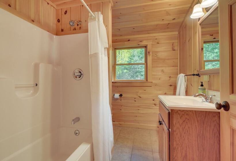 Scenic Franconia Cabin ~ 6 Mi To Cannon Mountain!