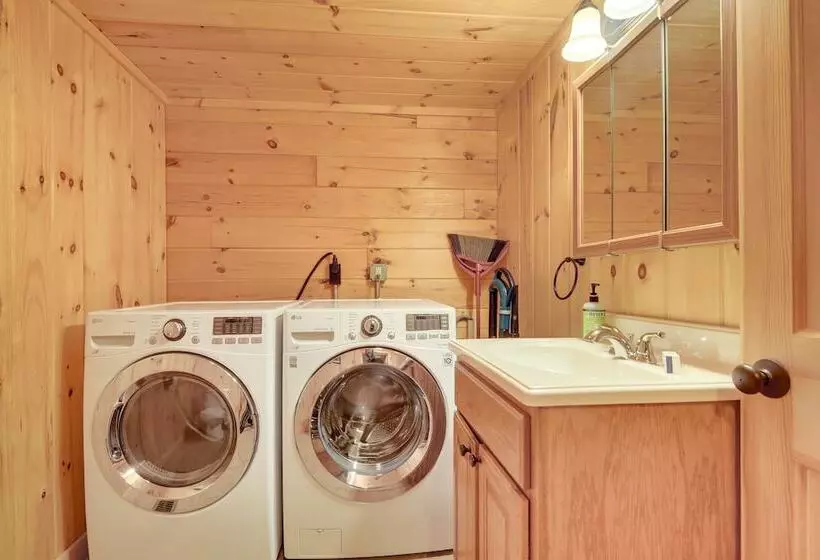 Scenic Franconia Cabin ~ 6 Mi To Cannon Mountain!