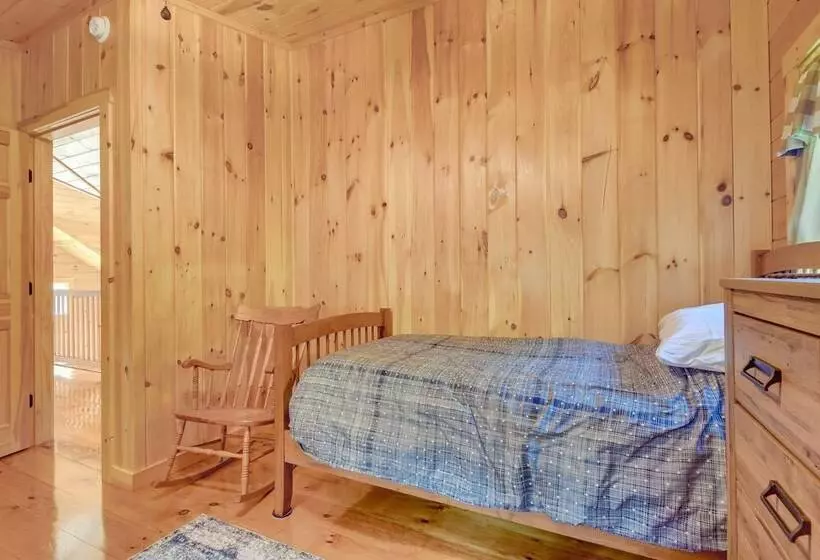 Scenic Franconia Cabin ~ 6 Mi To Cannon Mountain!