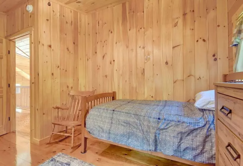 Scenic Franconia Cabin ~ 6 Mi To Cannon Mountain!