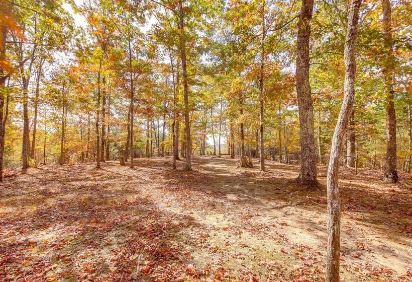 Serene Pikeville Cabin: 20 Mi To Fall Creek Falls!