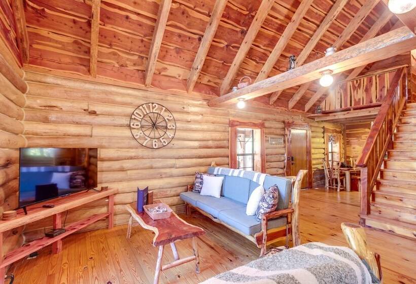 Serene Pikeville Cabin: 20 Mi To Fall Creek Falls!