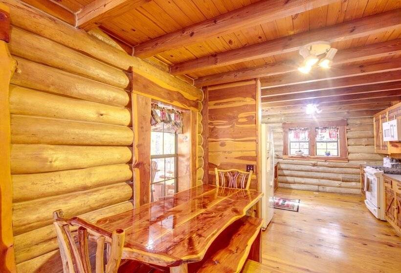 Serene Pikeville Cabin: 20 Mi To Fall Creek Falls!