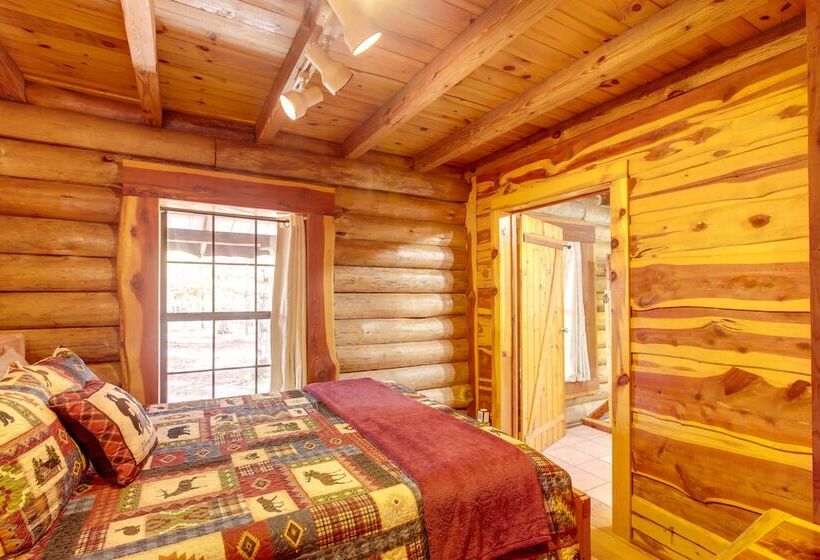 Serene Pikeville Cabin: 20 Mi To Fall Creek Falls!