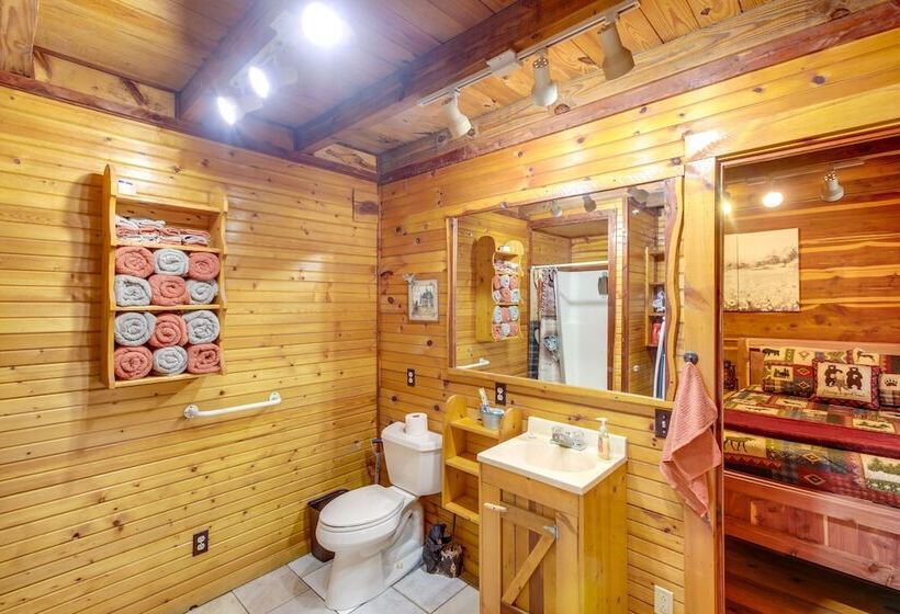 Serene Pikeville Cabin: 20 Mi To Fall Creek Falls!
