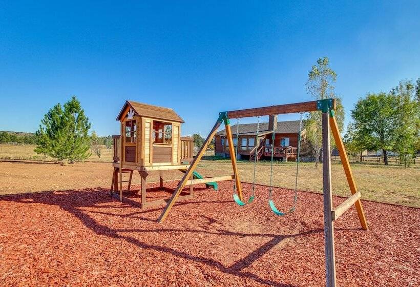 Pet Friendly Show Low Cabin W/ 1 Acre Fenced Yard!