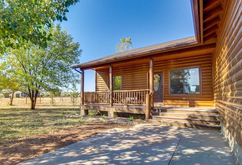Pet Friendly Show Low Cabin W/ 1 Acre Fenced Yard!