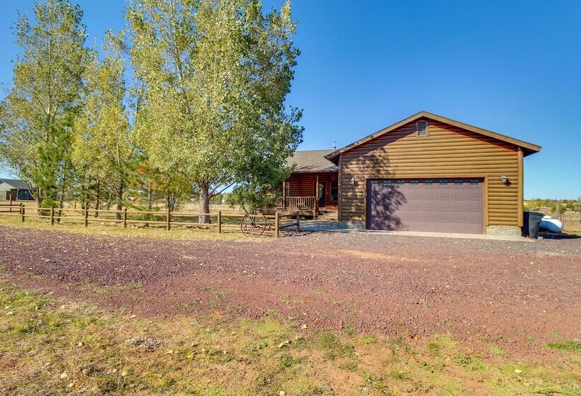 Pet Friendly Show Low Cabin W/ 1 Acre Fenced Yard!