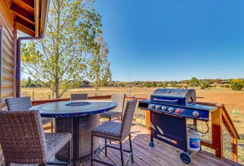 Pet Friendly Show Low Cabin W/ 1 Acre Fenced Yard!