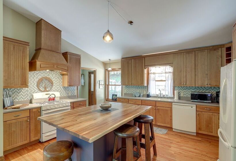 Spacious Lake Lure Family Home W/ Deck & Fire Pit!