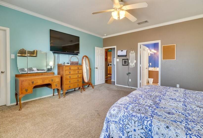 Pet Friendly Austin Area Home W/ Outdoor Oasis