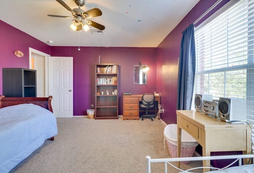 Pet Friendly Austin Area Home W/ Outdoor Oasis