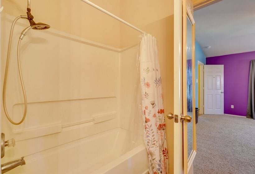 Pet Friendly Austin Area Home W/ Outdoor Oasis