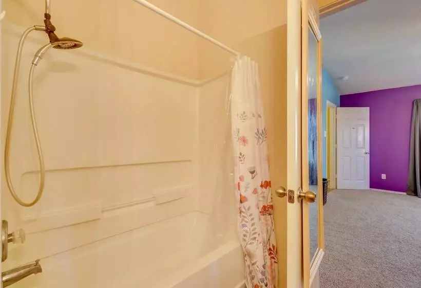 Pet Friendly Austin Area Home W/ Outdoor Oasis
