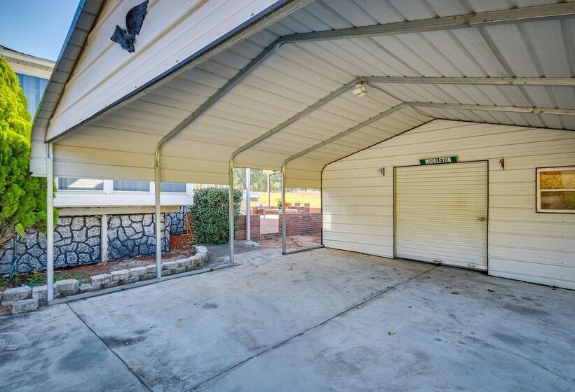 Spacious South Carolina Abode W/ Hot Tub & Grill!