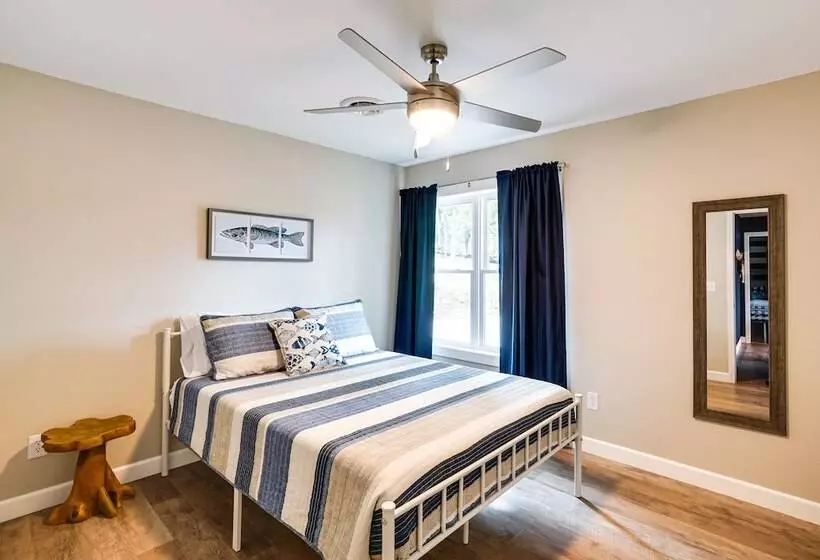 Lakefront Home W/ Private Dock In Sunrise Beach!