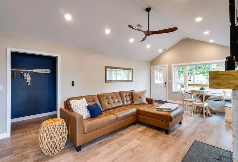 Lakefront Home W/ Private Dock In Sunrise Beach!