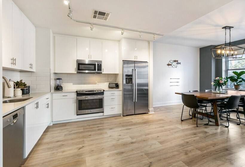 The Big Easys Finest 4br Condo In Nola