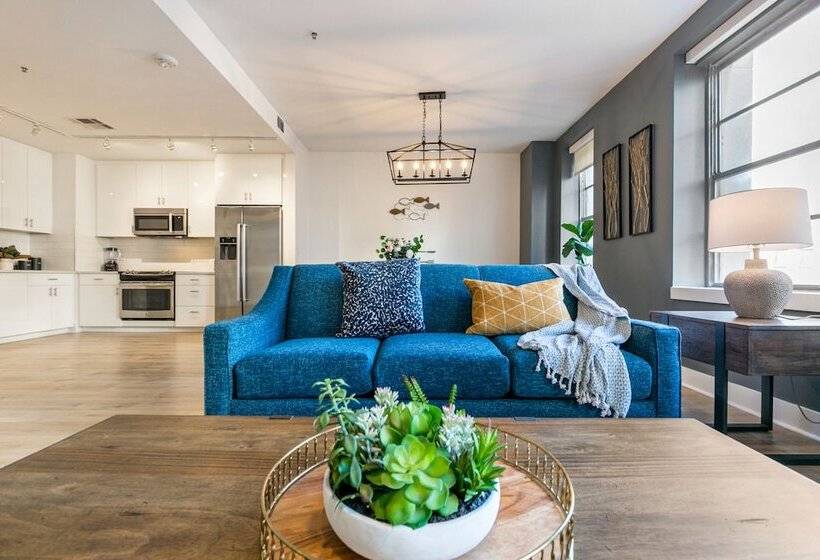 The Big Easys Finest 4br Condo In Nola