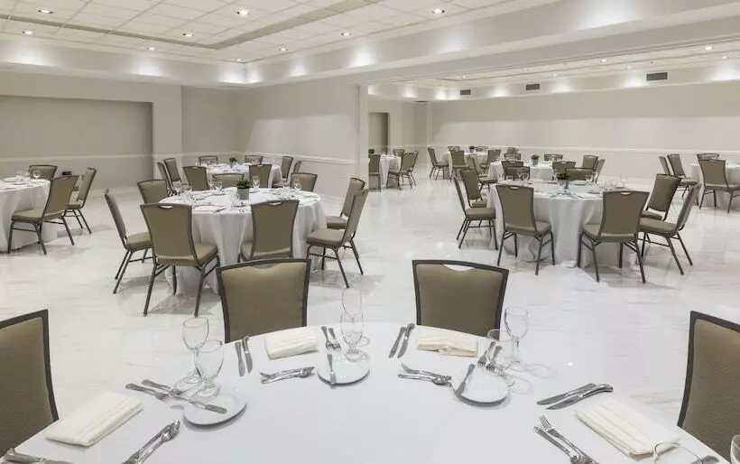 The Grand Hotel Biscayne Bay
