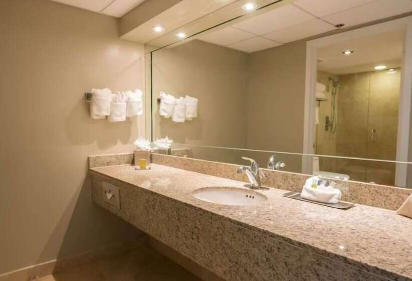 The Grand Hotel Biscayne Bay