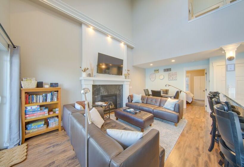 Tipton Home W/ Private Lakefront & Fire Pits!