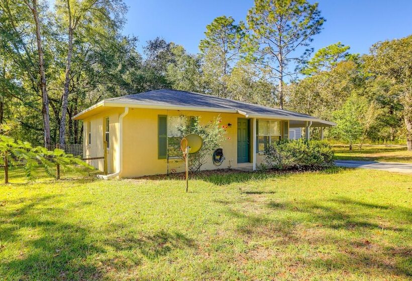 Williston Home W/ Yard: 6 Mi To Devils Den Spring