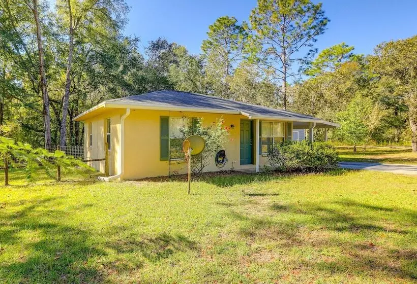 Williston Home W/ Yard: 6 Mi To Devils Den Spring