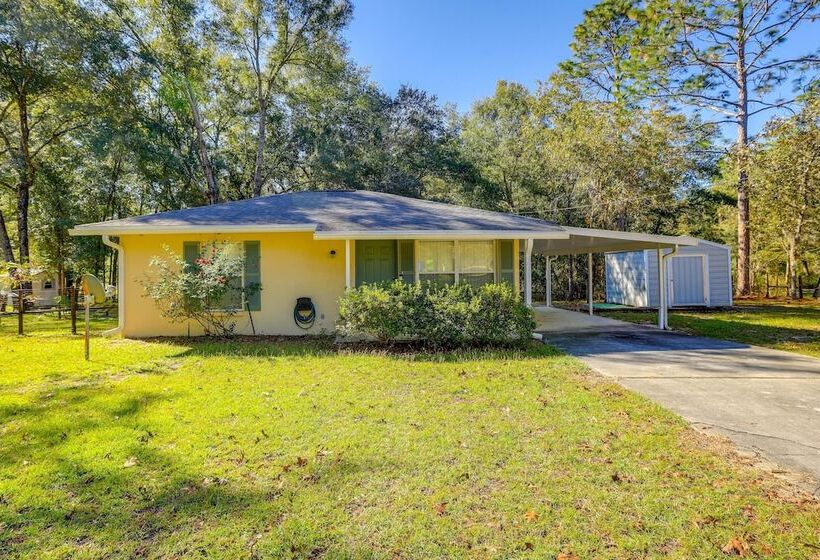 Williston Home W/ Yard: 6 Mi To Devils Den Spring