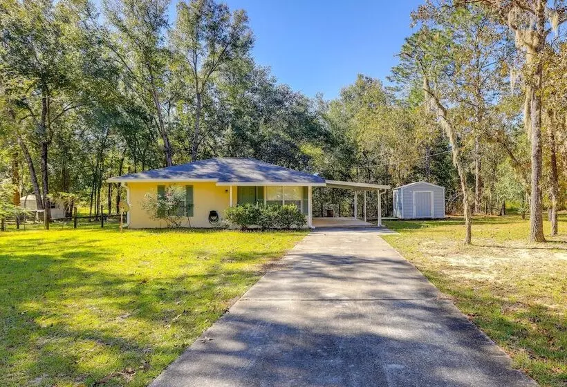 Williston Home W/ Yard: 6 Mi To Devils Den Spring