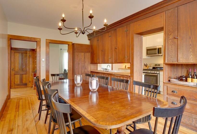 17 Acre Vermont Escape W/ Panoramic Mountain Views