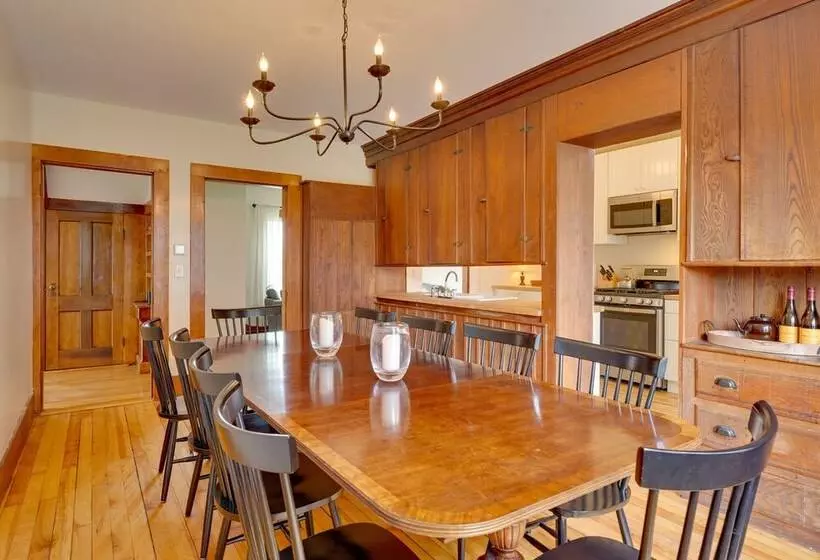 17 Acre Vermont Escape W/ Panoramic Mountain Views