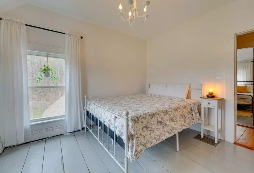 17 Acre Vermont Escape W/ Panoramic Mountain Views