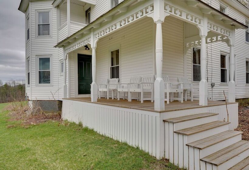 17 Acre Vermont Escape W/ Panoramic Mountain Views