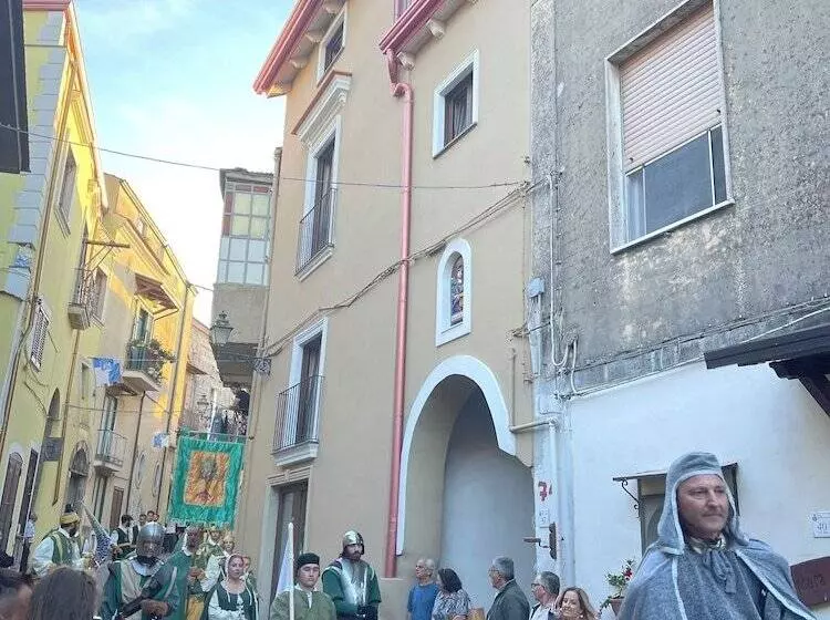 Aamiaismajoitus (B&B) Sant Egidio Del Monte Albino